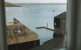 Breathtaking High Street Townhouse With Stunning Sea Views At 'The Old Fishermans Townhouse'