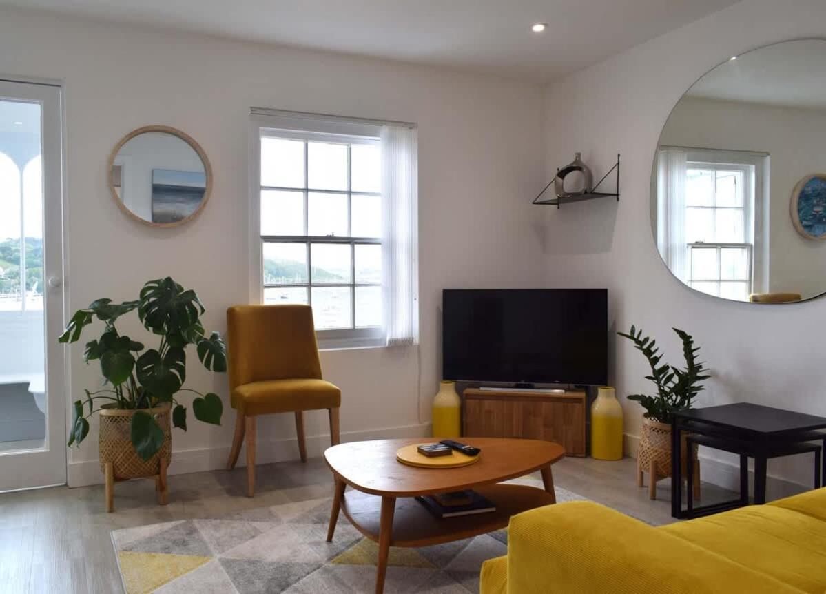 Breathtaking High Street Townhouse With Stunning Sea Views At 'The Old Fishermans Townhouse' Falmouth Exterior photo